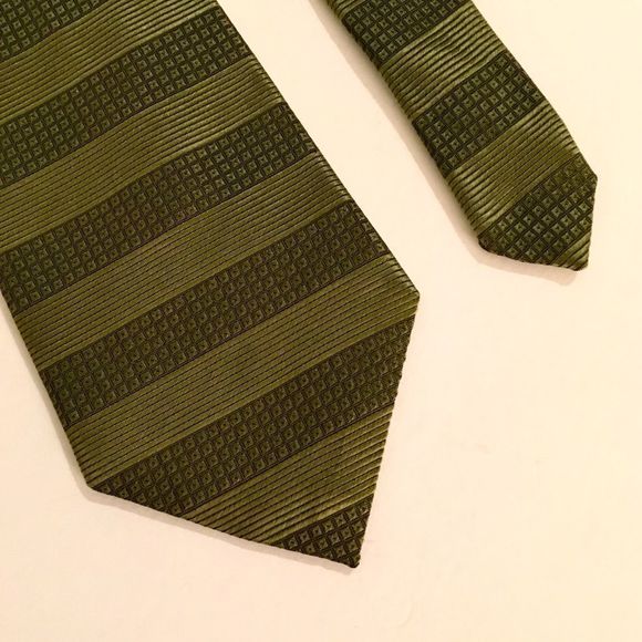 Geoffrey Beene 100% Silk Men’s Moss Green Neck Tie - Picture 2 of 5